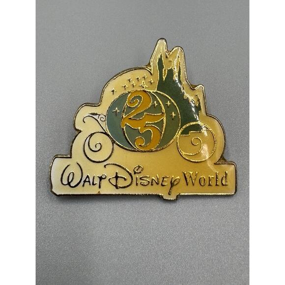 Disney World B25th Anniversary Cinderella Castle Carriage Coach Lapel Pin - Picture 1 of 4